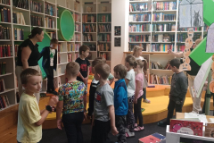 10.-10.-2024-2.B-Pohadky-program-ve-skolni-knihovne-1