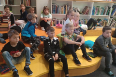 10.-10.-2024-2.B-Pohadky-program-ve-skolni-knihovne-12