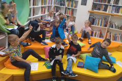 10.-10.-2024-2.B-Pohadky-program-ve-skolni-knihovne-28