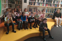 10.-10.-2024-2.B-Pohadky-program-ve-skolni-knihovne-9