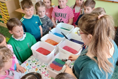 14.-4.-2025-2.B-Umelecky-festival-1.-stupne-vyroba-rucniho-papiru-16