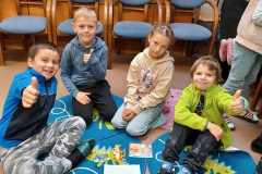 23.-10.-2024-2.B-Pasovani-na-Rytire-ctenarskeho-radu-v-Mestske-knihovne-34