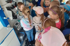 9.-5.-2024-1.B-Moje-maminka-lekarka-muj-tatinek-zachranar-13