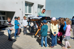 9.-5.-2024-1.B-Moje-maminka-lekarka-muj-tatinek-zachranar-2