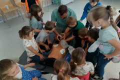 9.-5.-2024-1.B-Moje-maminka-lekarka-muj-tatinek-zachranar-59