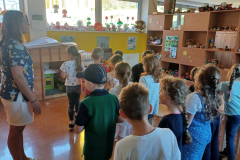 9.-5.-2024-1.B-Moje-maminka-lekarka-muj-tatinek-zachranar-76