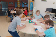 9.-5.-2024-1.B-Moje-maminka-lekarka-muj-tatinek-zachranar-91